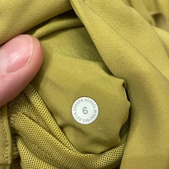 Lululemon On the Fly 7/8 Pants Size 6 - Picture 2 of 5